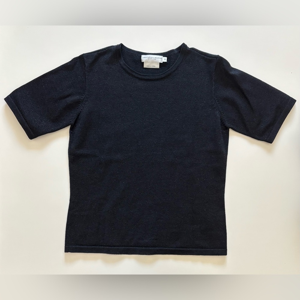 Garfield and Marks Crew Neck. Black Woman’s S